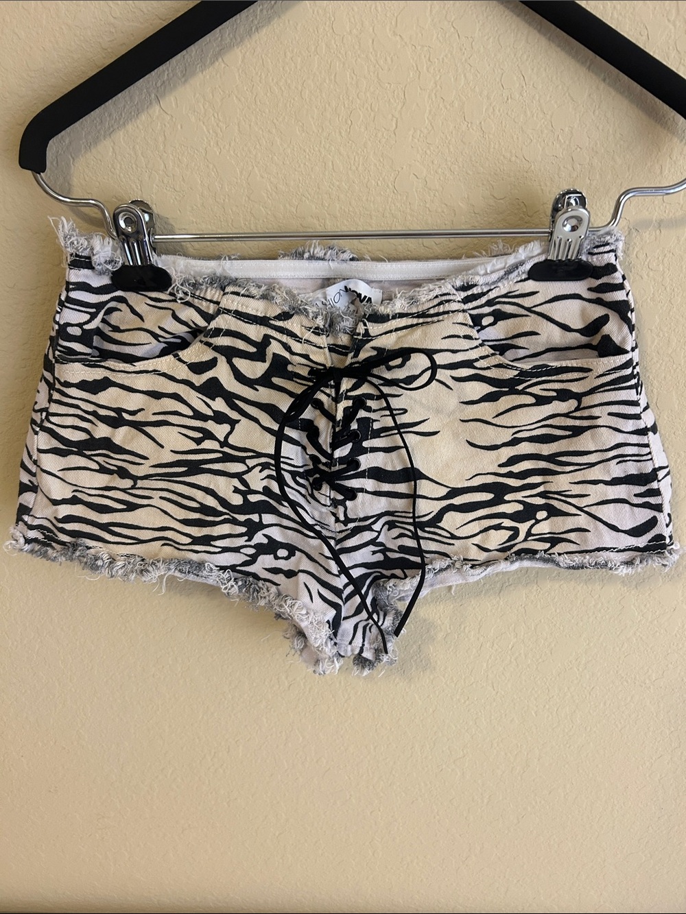 Fashion Nova Earned Your Stripes Animal Print Denim Shorts Size 3